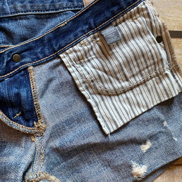 ✨Abercrombie & Fitch distressed shorts✨ - Picture 10 of 13